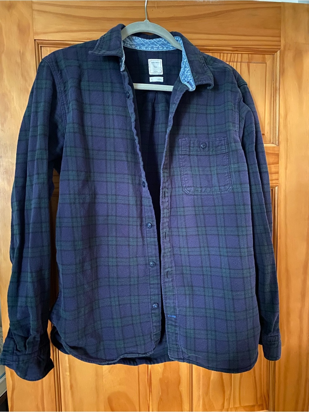 GAP Men's Navy & Green Plaid Button-Down Shirt